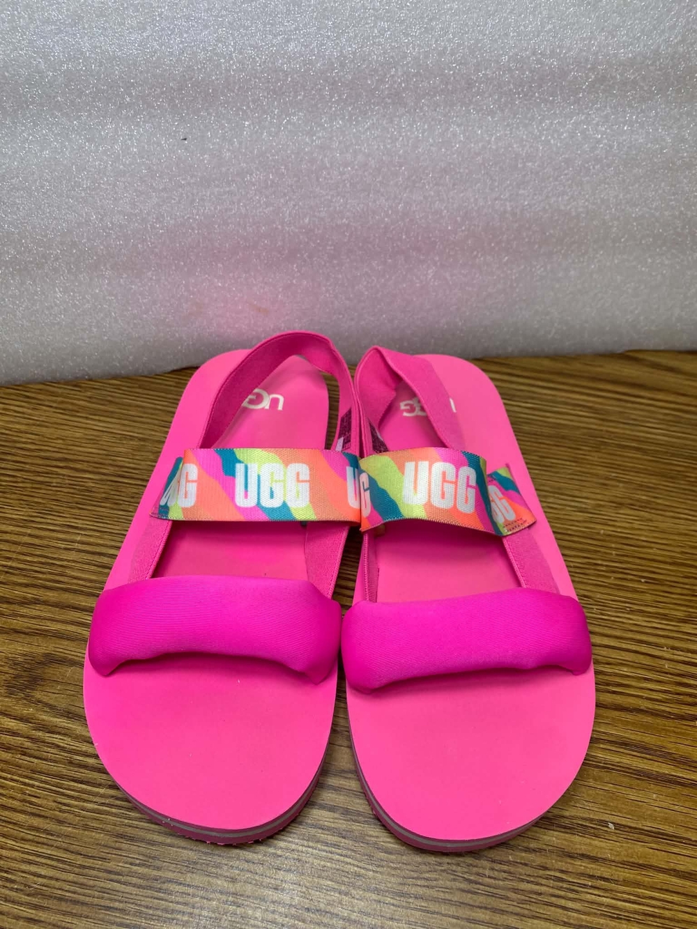 UGG Kids Girls Sandals Size 2M Slip On Stretched Strap Pink Multicolor Comfort